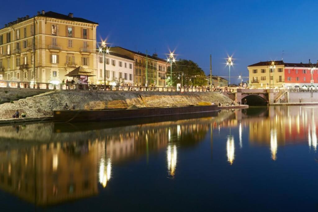 Daniela'S Spazioso Appartamento Ai Navigli Милан Экстерьер фото