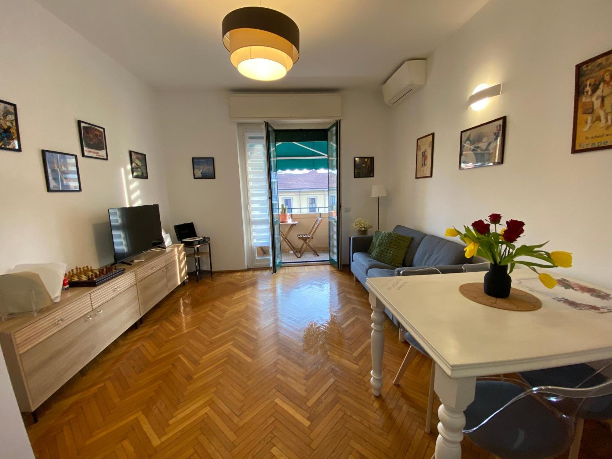 Daniela'S Spazioso Appartamento Ai Navigli Милан Экстерьер фото