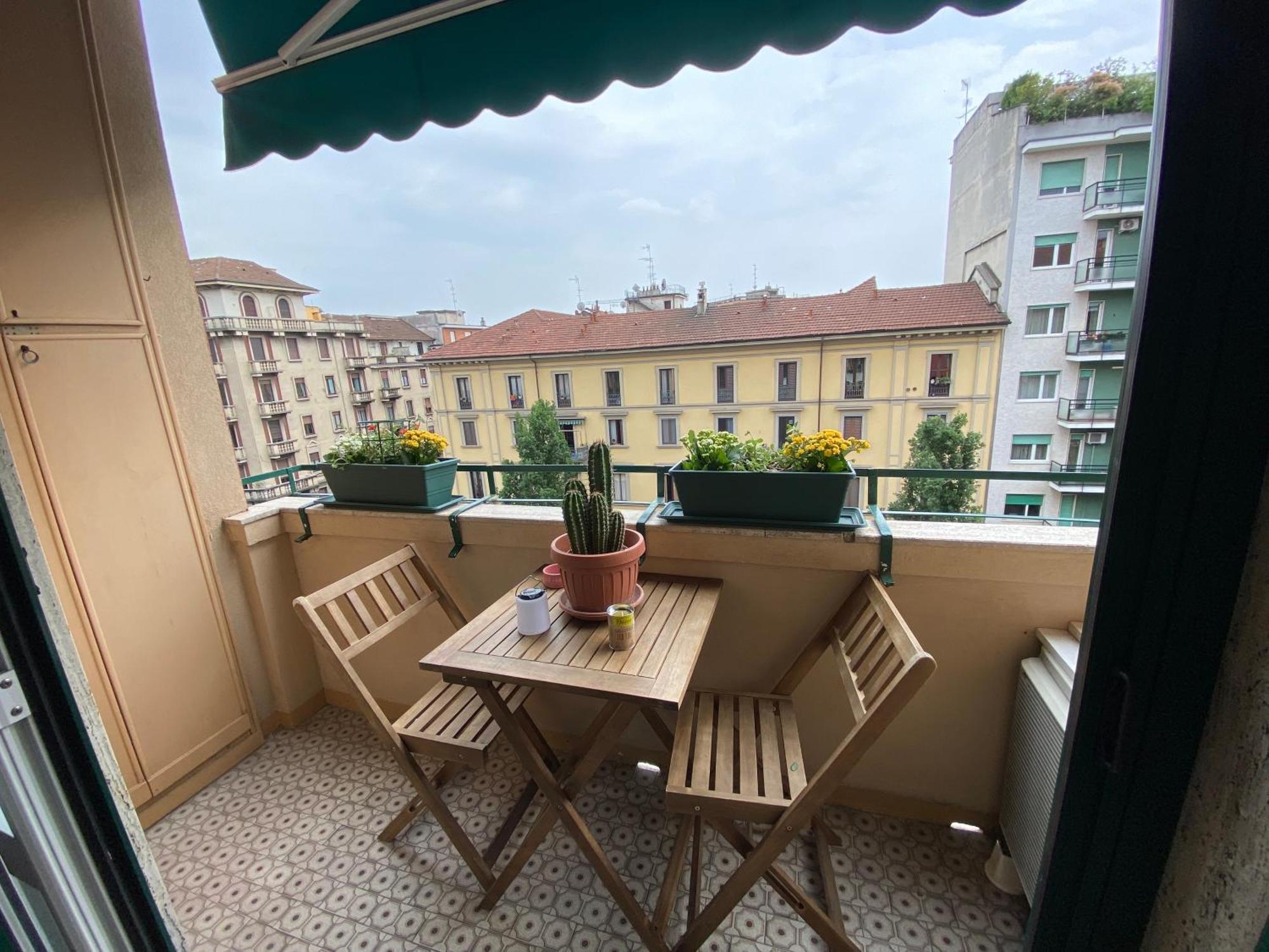 Daniela'S Spazioso Appartamento Ai Navigli Милан Экстерьер фото